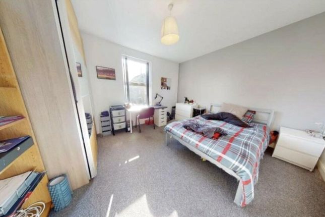 25, 2Cyprus Ave, London photo 3