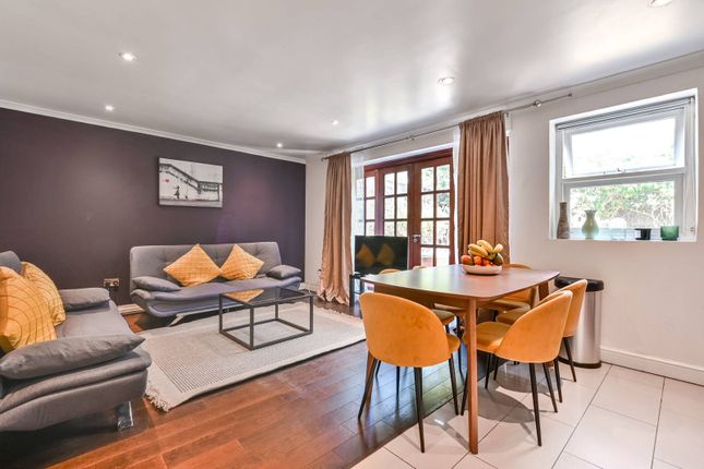 3-bed house on Stock Orchard Crescent, Hillmarton Conservation Area, £6,800/mo