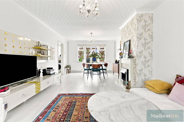 46, Finchingfield Avenue, Woodford Green photo 2
