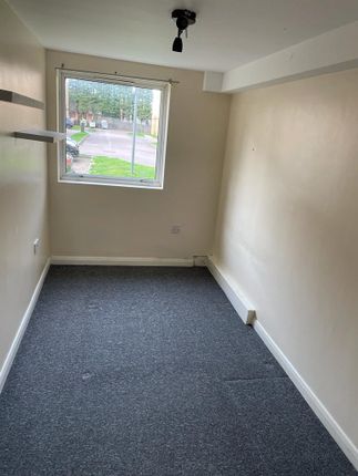 Detached house to rent in Milliners Way, Luton