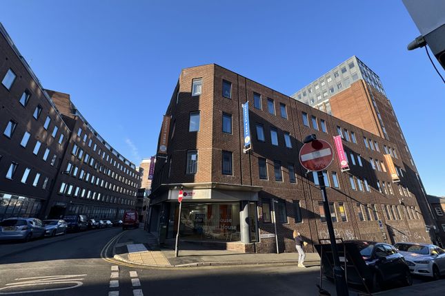 3-bed flat on Flat 115 New Bank House, 100 Queen Street, Sheffield, £50,000