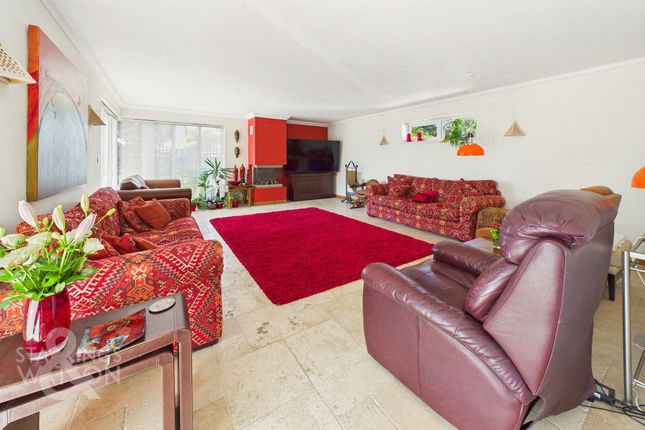 Holly Lodge Woodbastwick Road, Norwich photo 2