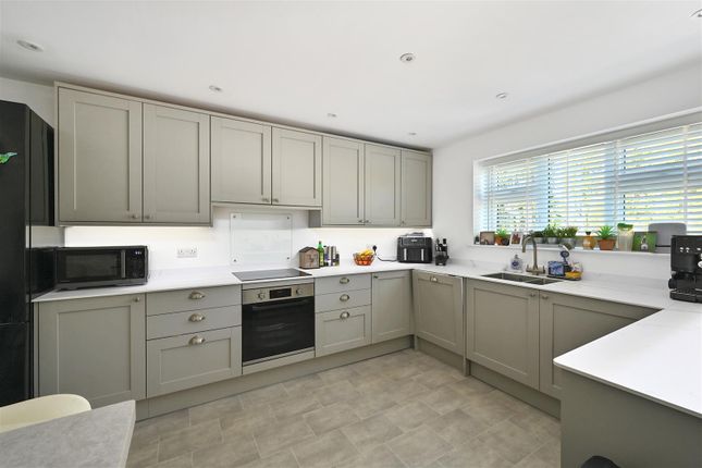 1 Preston Cottages, Watermill Lane, Bexhill-On-Sea photo 2