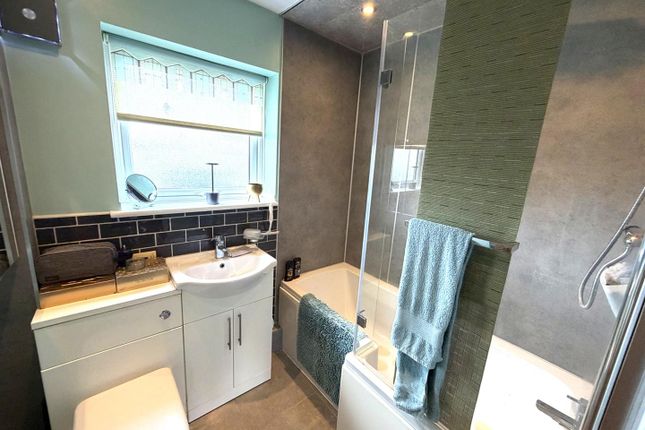 37, Waterside Park, The Street, Lowestoft photo 4
