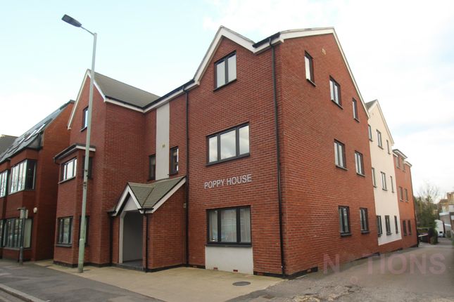 Flat to rent in Poppy House, Paynes Park, Hitchin