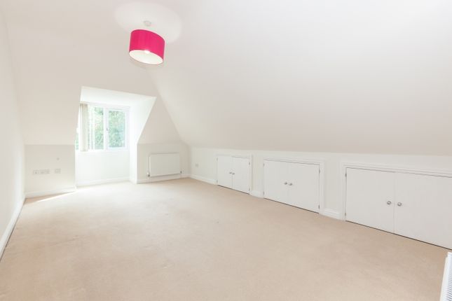 Detached house to rent in Norman Avenue, Abingdon