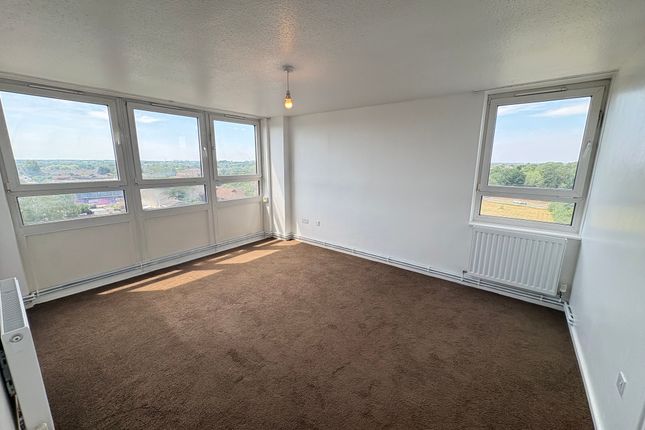 Flat 90, Moor Tower, Waterhouse Moor, HARLOW photo 5