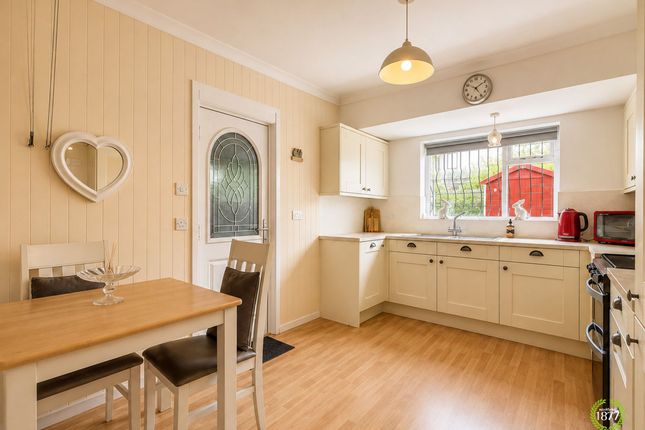 446 Whalley Road, Accrington photo 3