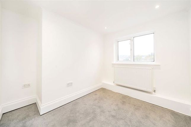 Flat 1, 23, Highfield Road, London photo 4