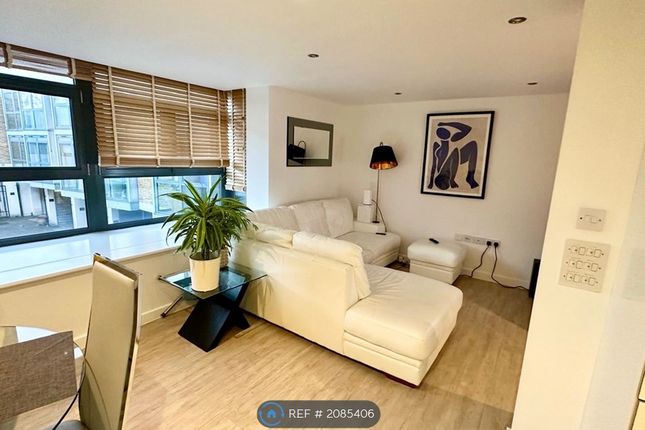 Flat to rent in Isabella Mews, London