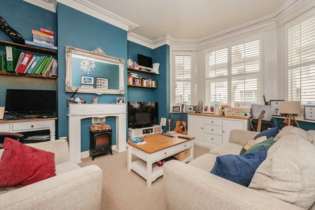 Thumbnail Flat for sale in Finborough Road, London