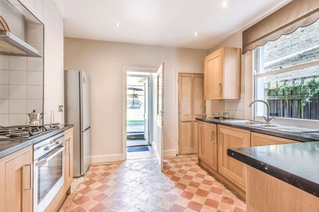 14, Edencourt Road, London photo 4