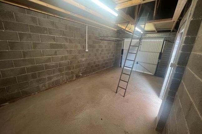 3-bed house on 65, BRIDGEND, £1,250/mo