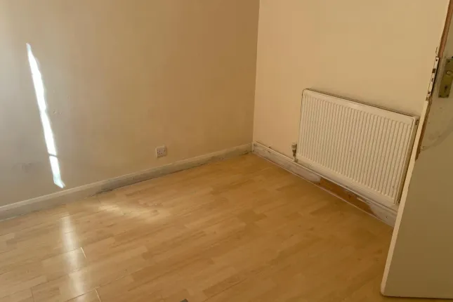 11, Dessouter, London photo 5
