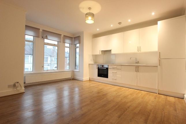 Thumbnail Flat to rent in Wanstead Park Road, Ilford, London
