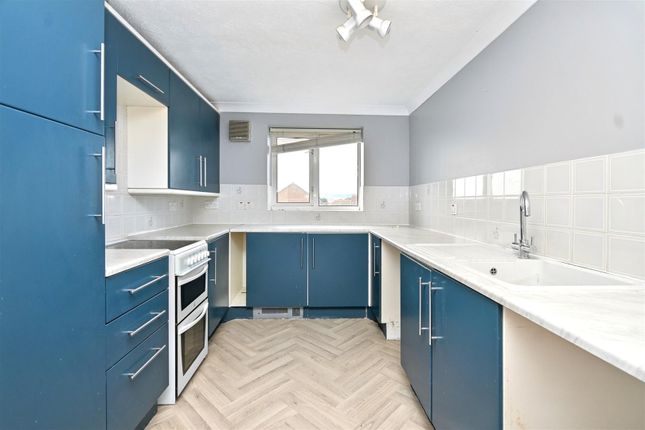 31, Collingwood Close, Eastbourne photo 4