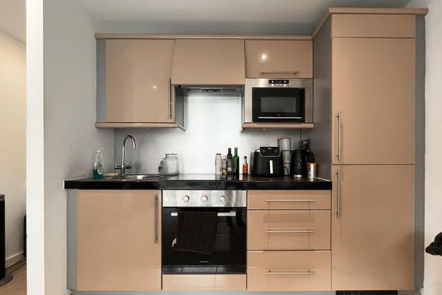 304, Quay One, Leeds photo 3