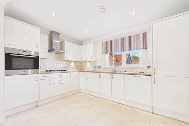 13, Jasmine Walk, Dereham photo 2