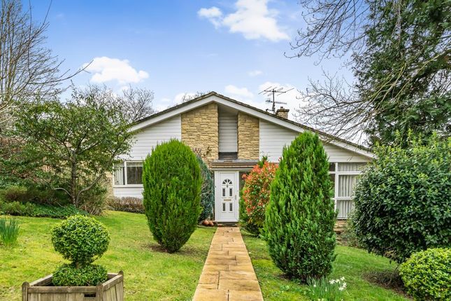 Thumbnail Bungalow for sale in Sandford Park, Charlbury