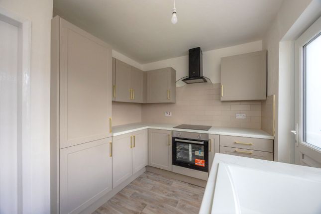 9, Thicket Lane, Barnsley photo 2