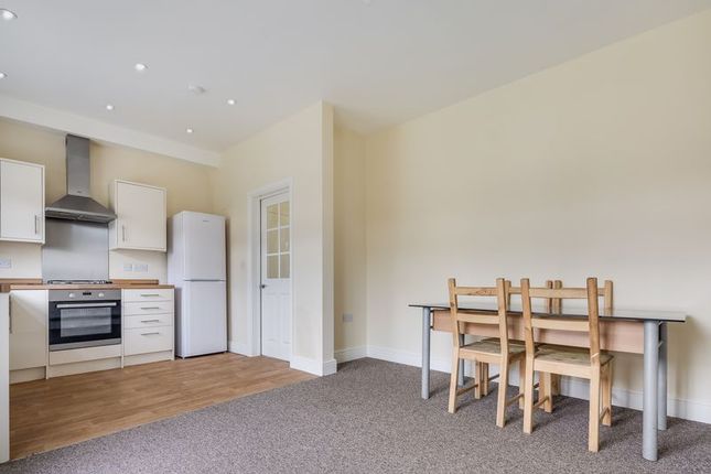 142, Cambridge Road, Ilford photo 5