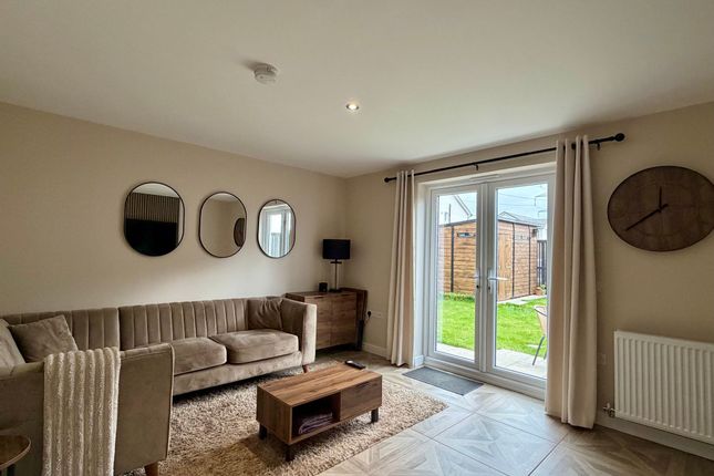 7 Redshank Avenue, Cambuslang photo 3