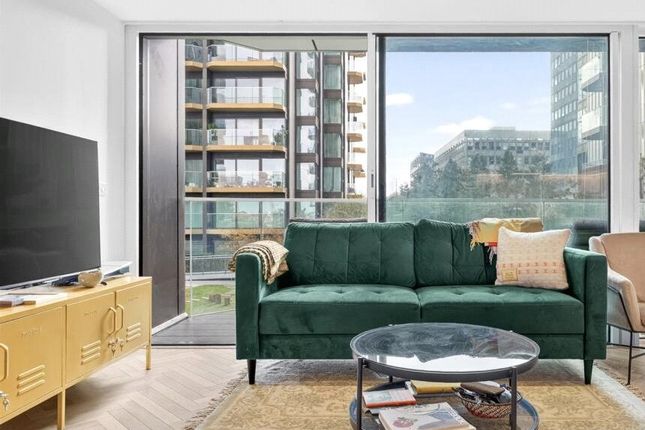 1-bed flat on Brigadier Walk, Greenwich, £2,400/mo