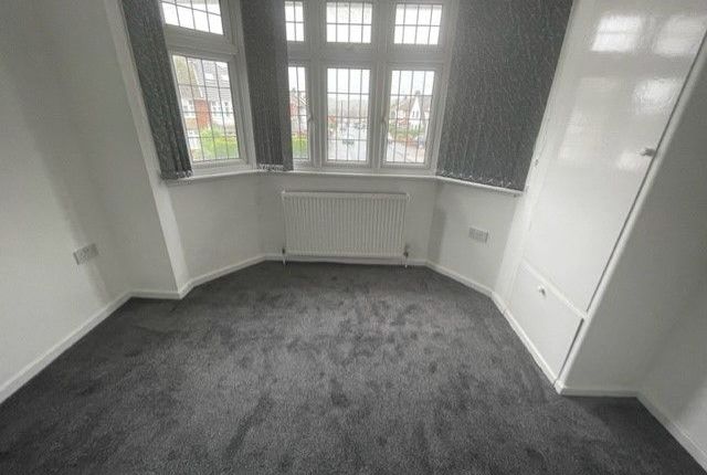 73 Graham Gardens, Luton photo 5