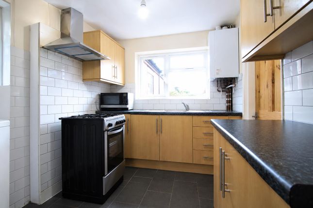 93, Brabazon Road, Heston photo 4