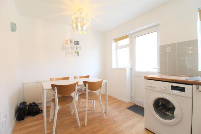 4, Roxley Court, Beeston photo 5