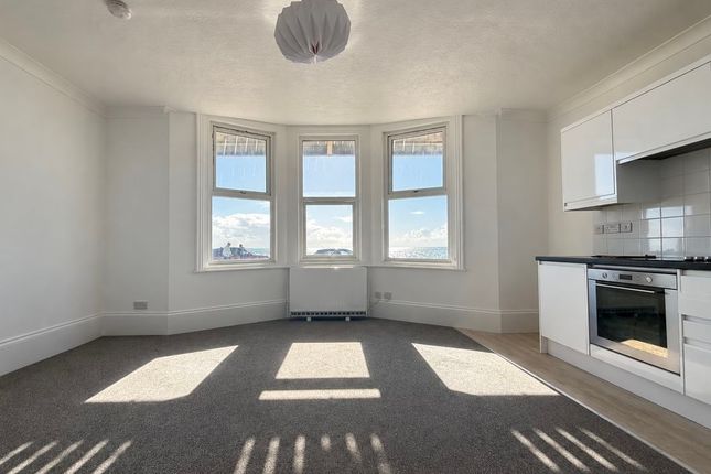 Flat 11, 5, Marine Drive West, Bognor Regis photo 2