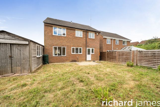 27, Feather Wood, Swindon photo 4