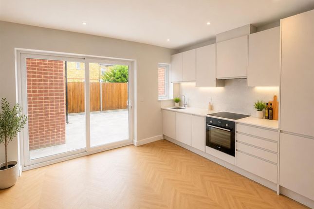 Flat 1, 78 Footscray Road, London photo 2