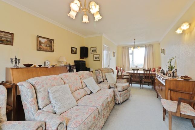 7, Hillside Drive, Barnsley photo 3