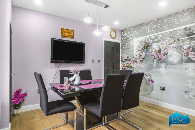 Maisonette to rent in Grange Avenue, North Finchley, London