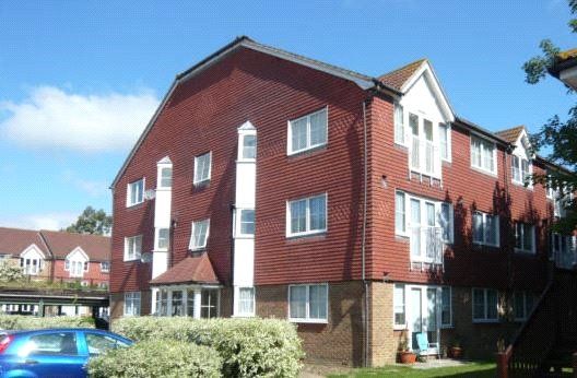 Thumbnail Flat to rent in Tuscany Gardens, Crawley, West Sussex