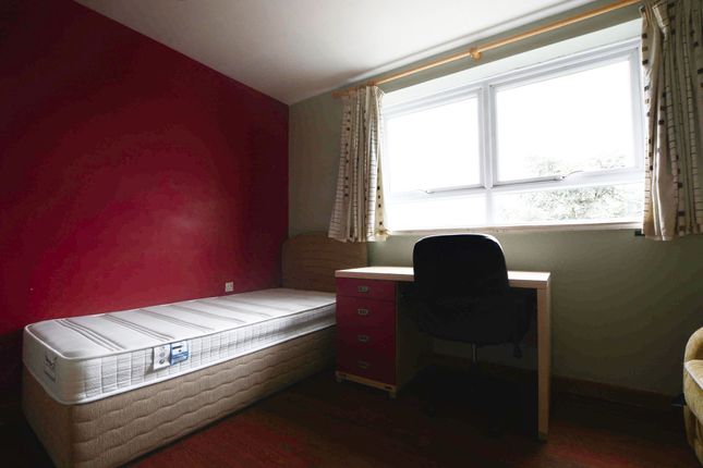 Flat for sale in Hollybank Court, Stoneygate, Leicester
