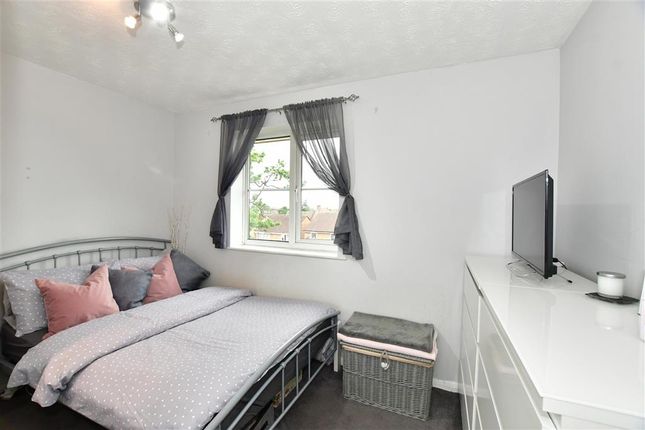 Flat for sale in Beaufort Close, London