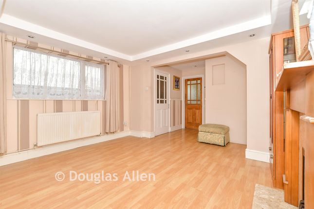 54, Charlotte Avenue, Wickford photo 3