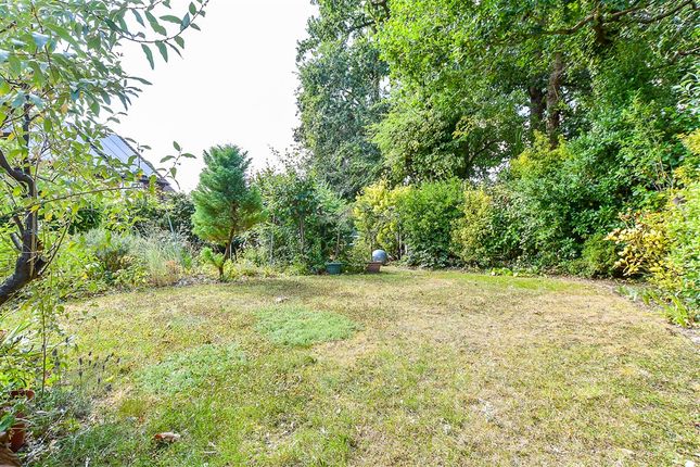Mallard Drive Ridgewood, Uckfield photo 2
