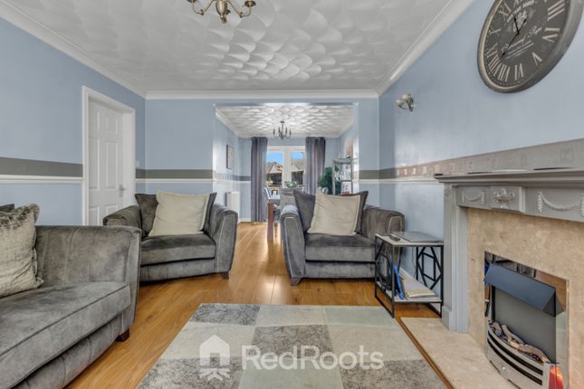 31 Bluebell Way, Upton, West Yorkshire photo 4