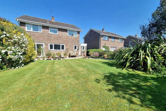12, Charles Close, Thornbury photo 2