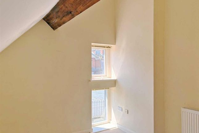 Apartment 7, St. Hughes Lodge, 68, Armley Lodge Road, LEEDS photo 4