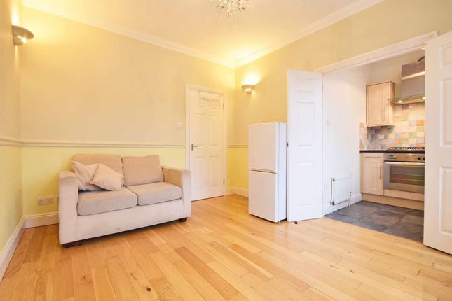 Flat to rent in Northcote Road, London