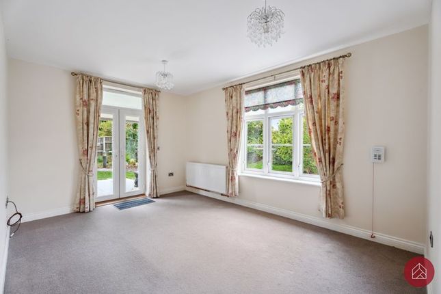Flat 15 Moorside Place, The Moors, Kidlington photo 4