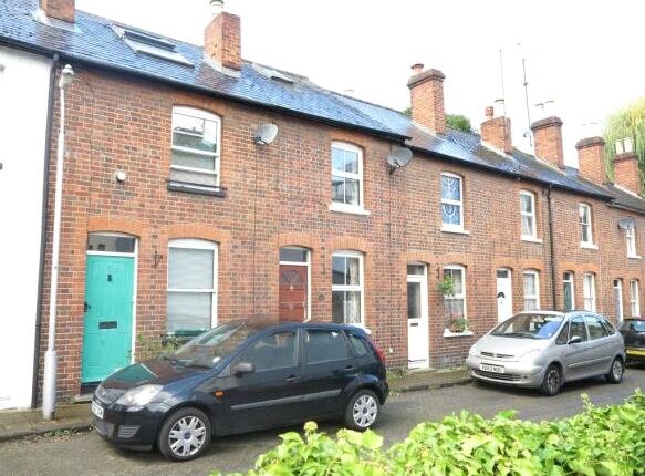 Thumbnail Terraced house to rent in Queens Cottages, Reading, Berkshire