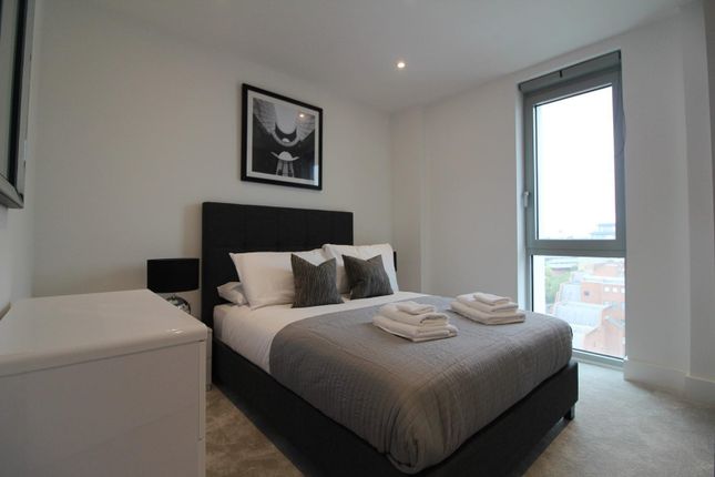 Flat to rent in Verto, Reading
