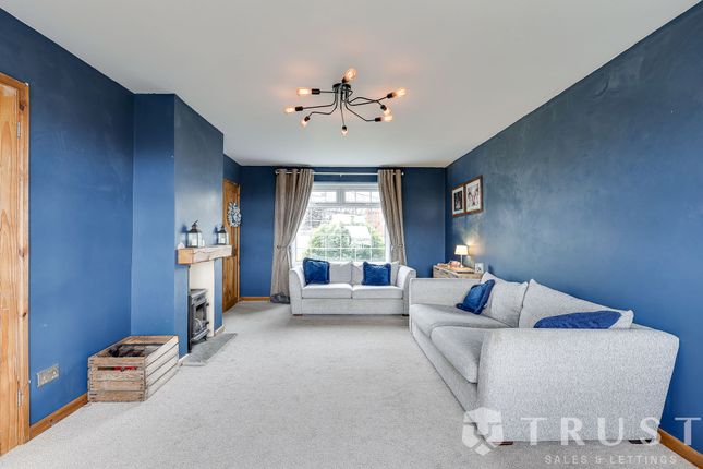 31 Cresswell Lane, Dewsbury photo 2