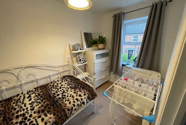 6, Lark Close, Corby photo 4