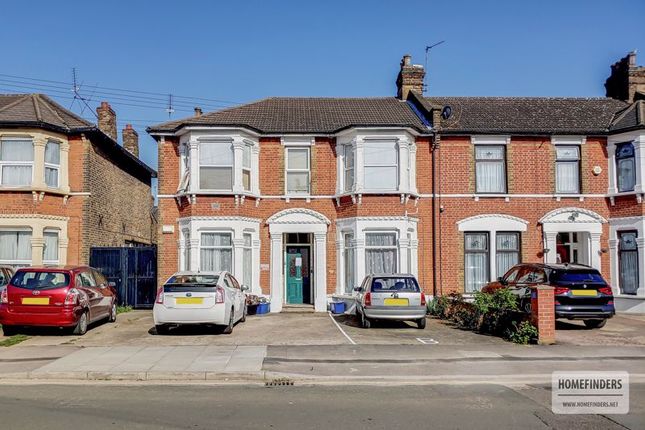 Thumbnail Flat for sale in Grosvenor Road, Ilford
